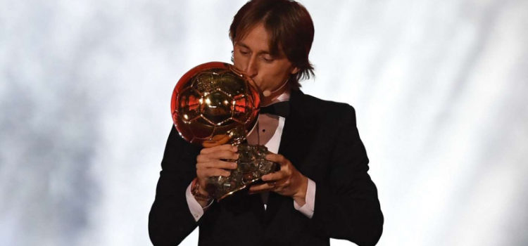 Tiền vệ Luka Modric giành danh hiệu Quả bóng vàng 2018