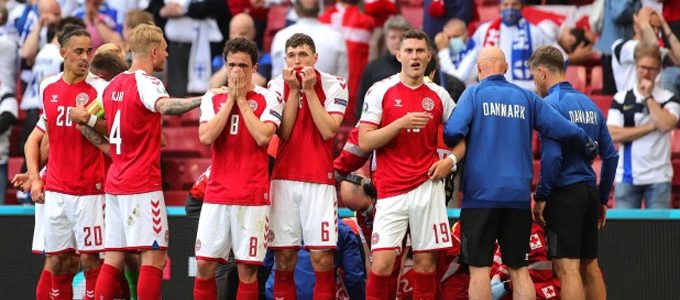 Hành động đầu tiên của Eriksen sau khi hồi tỉnh trong bệnh viện