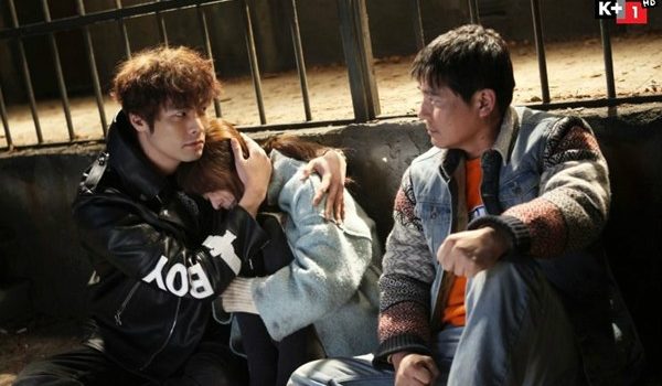 UNTOUCHABLE LAWMEN – NHỮNG NGƯỜI KHÔNG THỂ MUA CHUỘC